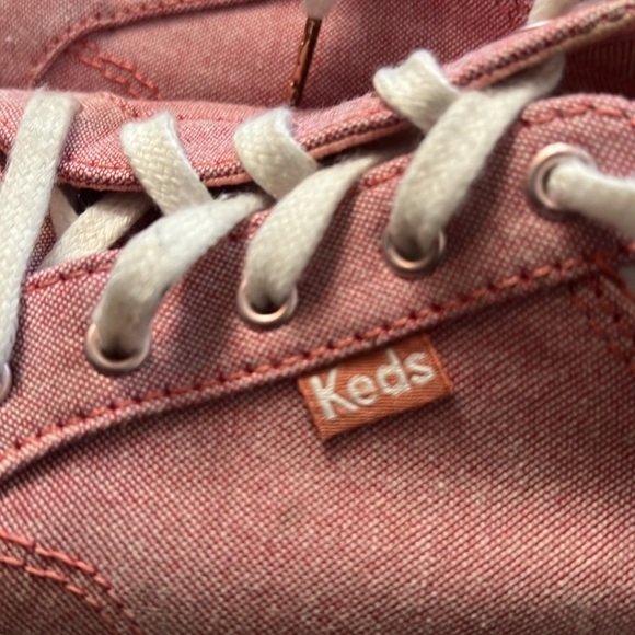 Keds light red with striped lace up tennis shoes, size 7 - Picture 9 of 9